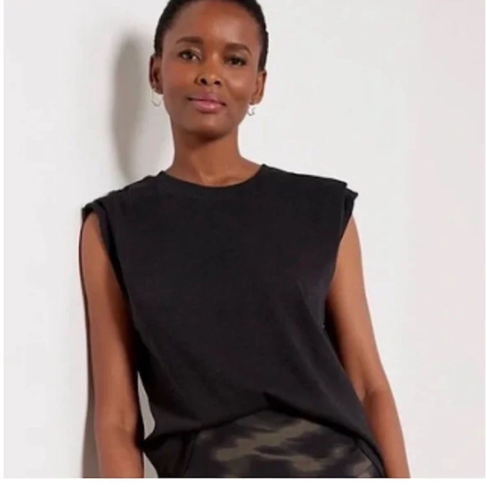 Evereve Black Boxy Muscle Tee